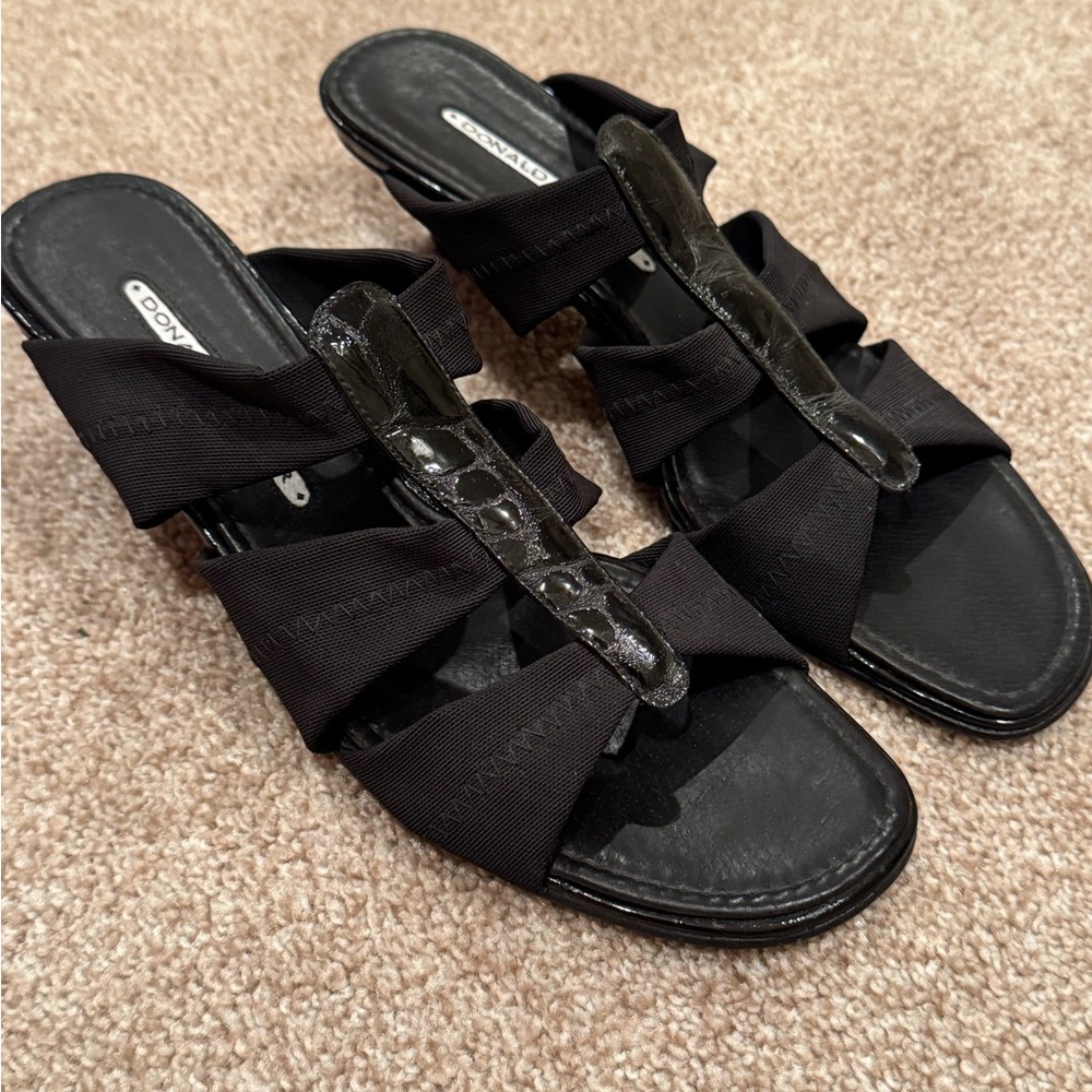 New Donald J Pliner wedge heels